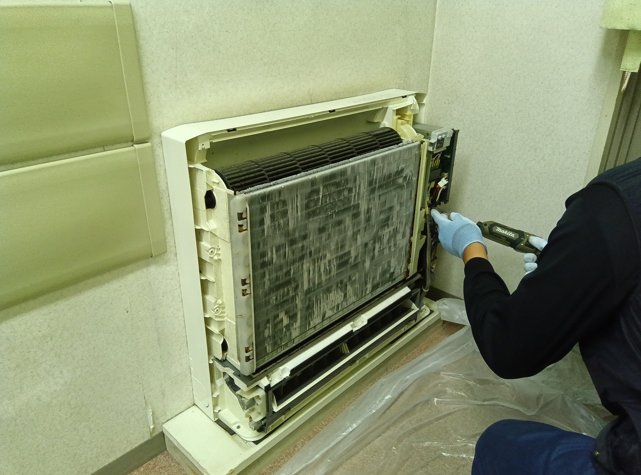 床置空調機ファンモーター交換工事